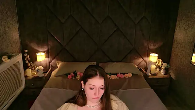Snapshot of Anora_Mills chatting on 05/14/26, 05:47 Anora Mills online show from 05/14/26, 05:47