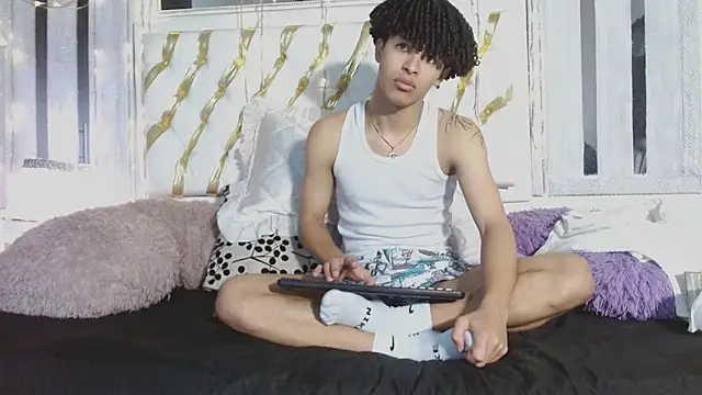 Snapshot of ian_smith_ chatting on 02/16/26, 11:50 ian smith online show from 02/16/26, 11:50