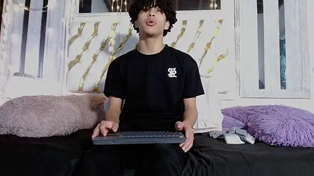 Snapshot of ian_smith_ chatting on 02/19/26, 12:12 ian smith online show from 02/19/26, 12:12