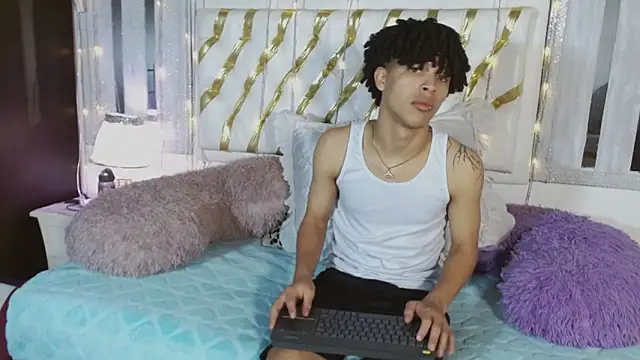 Snapshot of ian_smith_ chatting on 02/23/26, 12:13 ian smith online show from 02/23/26, 12:13