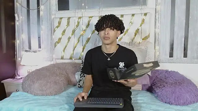 Snapshot of ian_smith_ chatting on 02/27/26, 12:16 ian smith online show from 02/27/26, 12:16