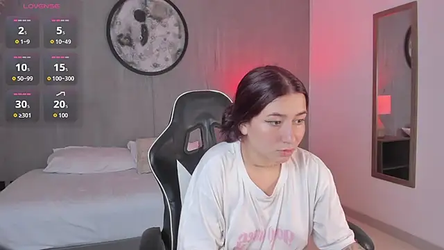 charlottee27  online show from 03/01/26, 07:54