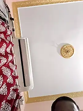 Mumbai handsom92 online show from 04/13/26, 04:01