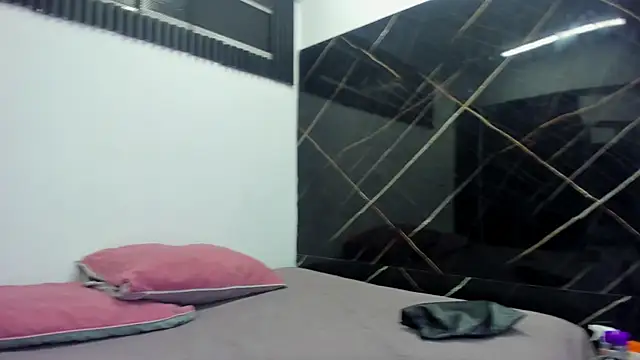 Snapshot of Ana-Spencer chatting on 02/02/26, 11:42 Ana-Spencer online show from 02/02/26, 11:42