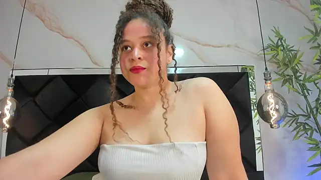 IrinaVoshh  online show from 04/08/26, 07:14