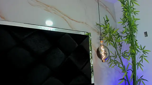 IrinaVoshh  online show from 04/13/26, 05:40