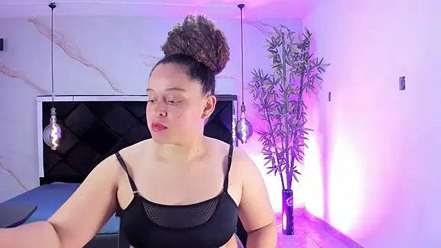 IrinaVoshh  online show from 04/18/26, 07:07