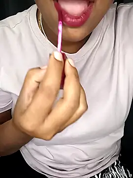 Chinnima143 online show from 04/19/26, 03:44