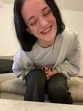 LeonieClaire online show from 02/17/26, 04:24