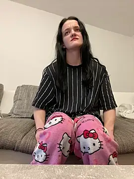 LeonieClaire online show from 02/18/26, 08:32