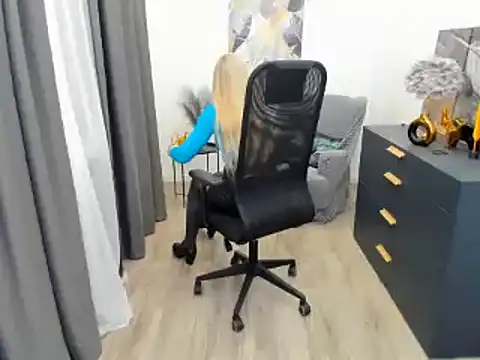 CharlotteKerti online show from 03/27/26, 01:00