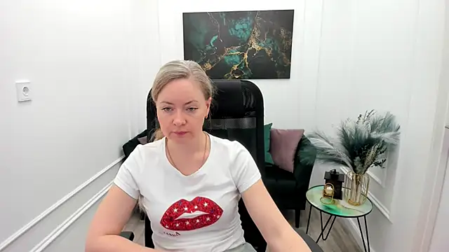 CharlotteKerti online show from 05/16/26, 11:42