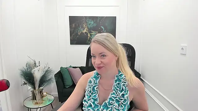 CharlotteKerti online show from 05/23/26, 11:47