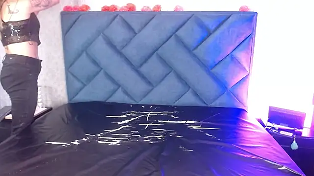 Snapshot of Lia_tomson chatting on 02/21/26, 07:04 Lia tomson online show from 02/21/26, 07:04