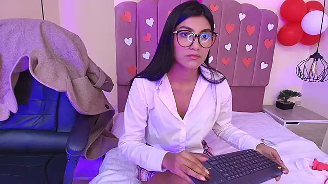 Snapshot of Ateneaaa_ chatting on 02/13/26, 07:32 Ateneaaa online show from 02/13/26, 07:32