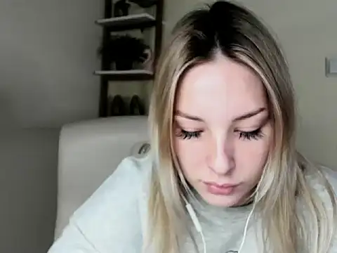 Snapshot of VelvetAngela chatting on 02/12/26, 07:47 VelvetAngela online show from 02/12/26, 07:47