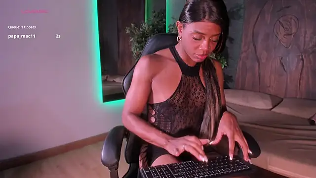 Snapshot of Shayna_lee chatting on 02/13/26, 09:44 Shayna lee online show from 02/13/26, 09:44