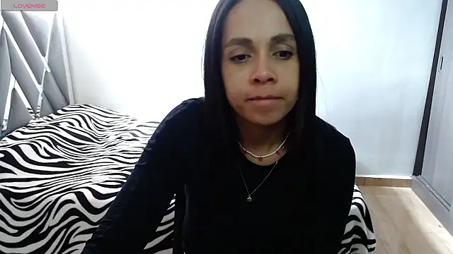Snapshot of paula_lopez__ chatting on 02/20/26, 02:06 paula lopez online show from 02/20/26, 02:06