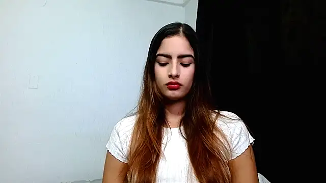 Snapshot of Nicol_xx1 chatting on 05/12/26, 05:26 Nicol xx1 online show from 05/12/26, 05:26