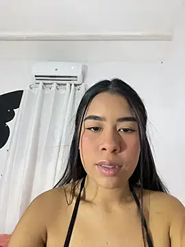 Snapshot of Katty_honey_ chatting on 02/19/26, 02:18 Katty honey online show from 02/19/26, 02:18