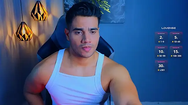 Snapshot of AndresRodriguez1 chatting on 02/13/26, 01:12 AndresRodriguez1 online show from 02/13/26, 01:12