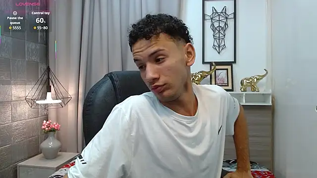 JDWhite18 online show from 05/07/26, 01:55