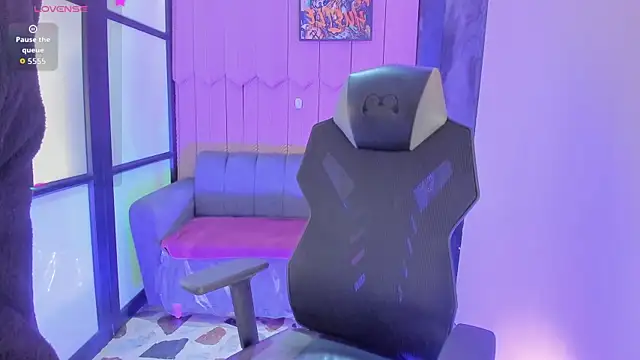 Snapshot of shaden_ chatting on 02/12/26, 10:27 shaden online show from 02/12/26, 10:27