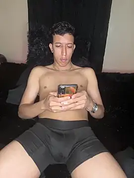 Sebastian Villamarin online show from 02/05/26, 04:06