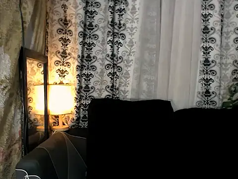 Snapshot of Queen-barbie chatting on 07/15/26, 02:06 Queen-barbie online show from 07/15/26, 02:06