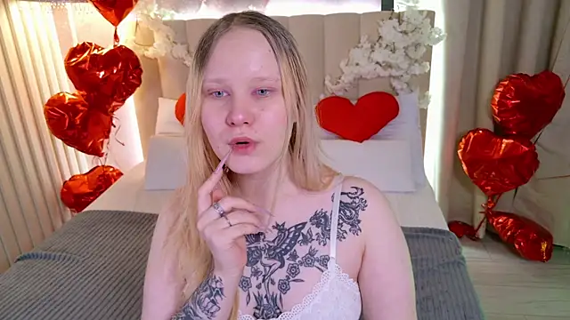 Snapshot of AnnieVibe chatting on 02/10/26, 05:39 AnnieVibe online show from 02/10/26, 05:39