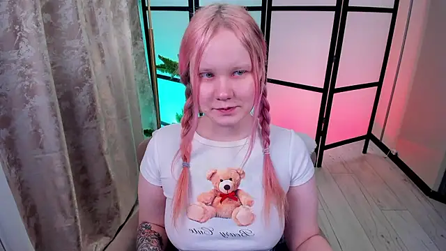 Snapshot of AnnieVibe chatting on 03/13/26, 05:41 AnnieVibe online show from 03/13/26, 05:41
