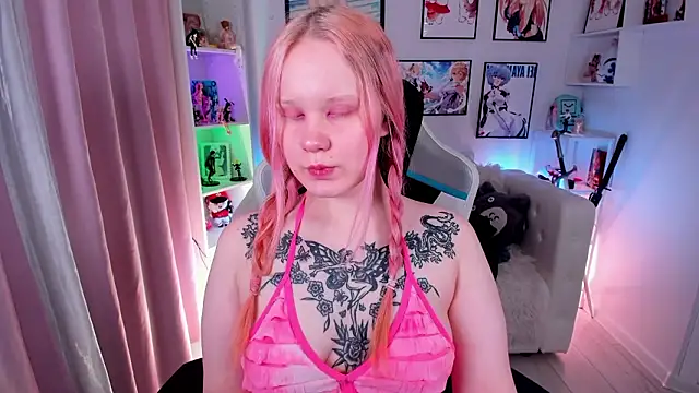 Snapshot of AnnieVibe chatting on 03/18/26, 05:38 AnnieVibe online show from 03/18/26, 05:38