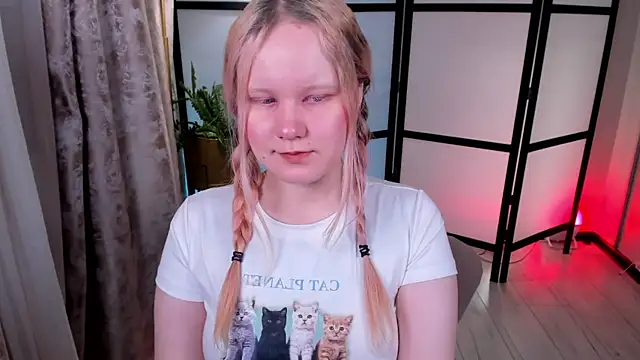 Snapshot of AnnieVibe chatting on 04/30/26, 05:41 AnnieVibe online show from 04/30/26, 05:41
