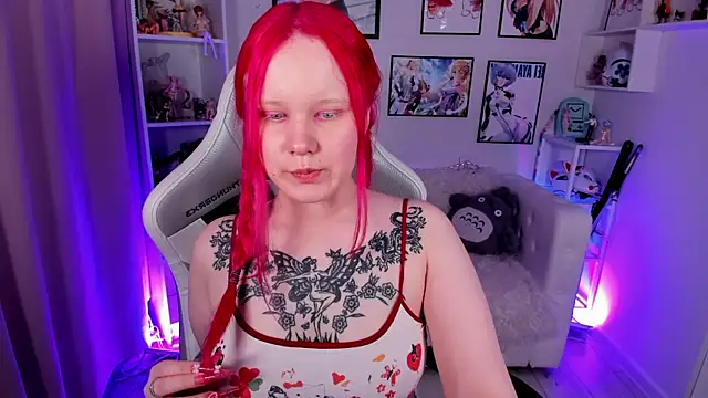 Snapshot of AnnieVibe chatting on 05/04/26, 05:31 AnnieVibe online show from 05/04/26, 05:31