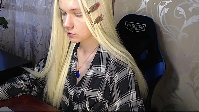 Shiny Victoria online show from 03/11/26, 11:05