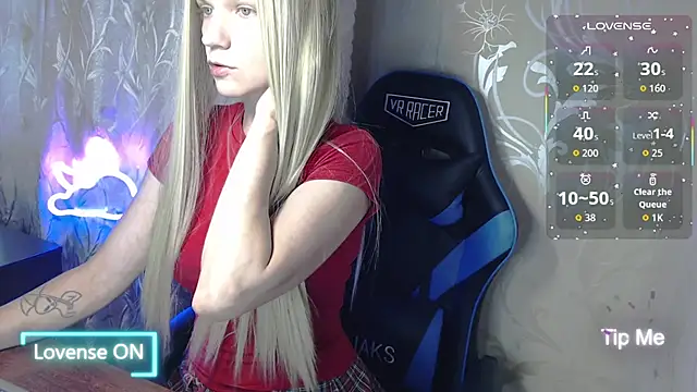 Snapshot of Shiny_Victoria chatting on 07/19/26, 07:12 Shiny Victoria online show from 07/19/26, 07:12