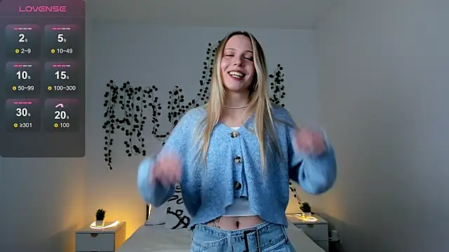 Snapshot of EllyMartinez chatting on 02/01/26, 12:48 EllyMartinez online show from 02/01/26, 12:48