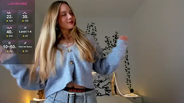 Snapshot of EllyMartinez chatting on 02/24/26, 04:38 EllyMartinez online show from 02/24/26, 04:38