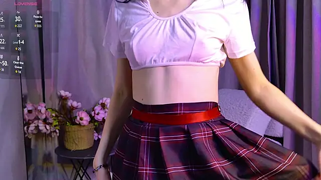 Snapshot of NicoleLuxe chatting on 03/03/26, 07:09 NicoleLuxe online show from 03/03/26, 07:09