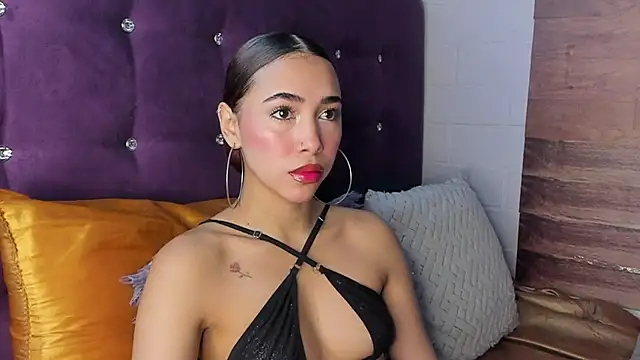 Snapshot of LiaHansson00 chatting on 07/17/26, 04:12 LiaHansson00 online show from 07/17/26, 04:12