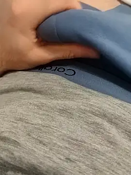 bansjjsjxb online show from 04/19/26, 07:40