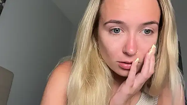 Snapshot of kelseyblu chatting on 06/14/26, 11:18 kelseyblu online show from 06/14/26, 11:18