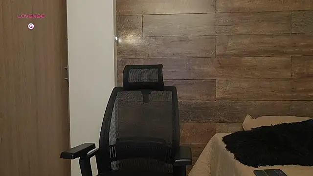 Snapshot of connor_h1 chatting on 02/28/26, 04:24 connor h1 online show from 02/28/26, 04:24