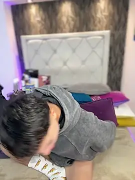 Snapshot of Samu_Hott chatting on 02/04/26, 08:25 Samu Hott online show from 02/04/26, 08:25