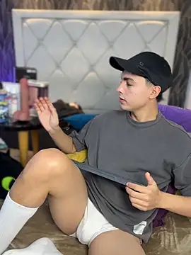 Snapshot of Samu_Hott chatting on 02/12/26, 08:26 Samu Hott online show from 02/12/26, 08:26