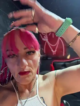 Snapshot of Karolaiin_LS chatting on 02/04/26, 07:53 Karolaiin LS online show from 02/04/26, 07:53