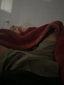 Snapshot of gold221298 chatting on 02/13/26, 02:18 gold221298 online show from 02/13/26, 02:18