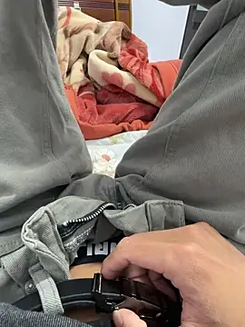 Snapshot of gold221298 chatting on 02/17/26, 12:23 gold221298 online show from 02/17/26, 12:23