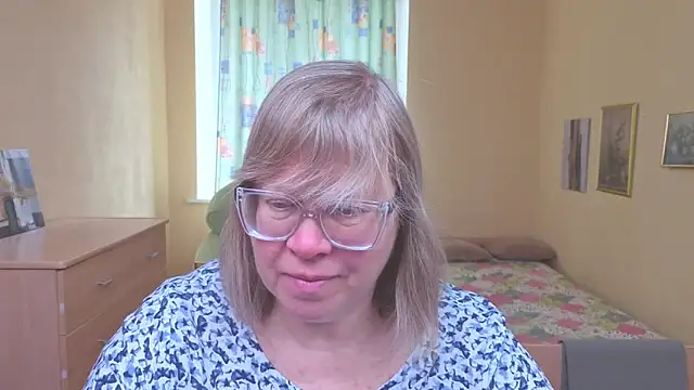 Snapshot of Emma_Eclipsee chatting on 02/24/26, 10:24 Emma Eclipsee online show from 02/24/26, 10:24