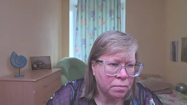 Snapshot of Emma_Eclipsee chatting on 03/04/26, 10:32 Emma Eclipsee online show from 03/04/26, 10:32